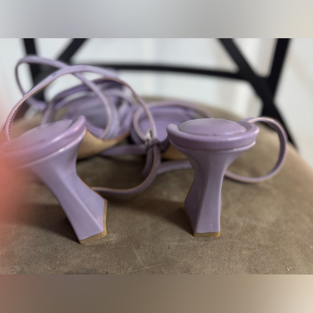 Size 7.5 Marc Fisher light Purple Mahima Strappy 3" Flared Heel Sandal EUC! - Picture 6 of 9